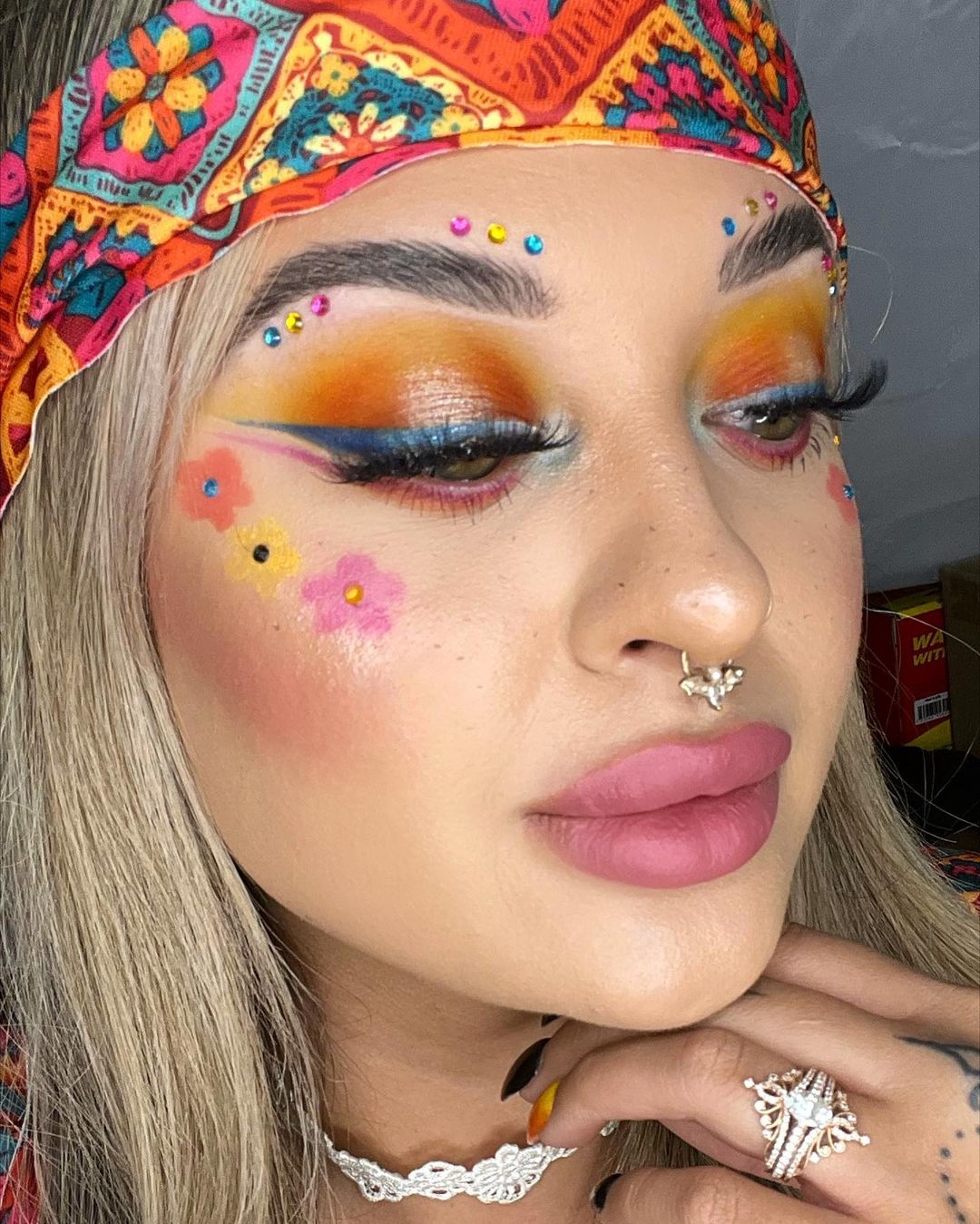 Ideas Maquillaje y Peinado Carnaval - Hippie